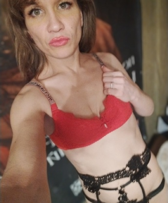 Я креативная и страстная, и моя естественная красота только подчеркнет все твои фантазии. Встречи со мной наполнены энергией и страстью, я гарантирую тебе максимальное удовлетворение и релаксацию. Я предлагаю широкий спектр услуг, от нежных эротических массажей до более экстремальных игр. Мои фото полностью соответствуют действительности, и я имею положительные отзывы от своих довольных клиентов. Живу в Москве и готова встретиться с тобой в самом уютном и комфортном месте Москвы. Жду твоего звонка, чтобы сделать твои самые сокровенные фантазии реальностью. 🌟😘🔥🔞 1908, 35 лет