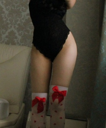 Ты можешь сказать мне все, что ты хочешь - я открыта для экспериментов!💋
🔥В моих услугах есть все, от классического секса до экзотических практик. Ты будешь в восторге от каждой минуты нашей встречи!🔥
📸Мои фото настоящие, чтобы ты видел, насколько я сексуальна и привлекательна. Уверяю тебя, ты не разочаруешься!📸
✨Живу в Москве и с удовольствием встречаю гостей в своей уютной квартире. Москва готова приветствовать тебя!✨
📣Оставь мне отзыв и узнаешь, почему мои клиенты всегда остаются довольными и возвращаются ко мне снова и снова!📣
💌Ты никогда не забудешь наше свидание, потому что я умею делать все лучше всех! Жду тебя, мой дорогой!💌 15282, 20 лет